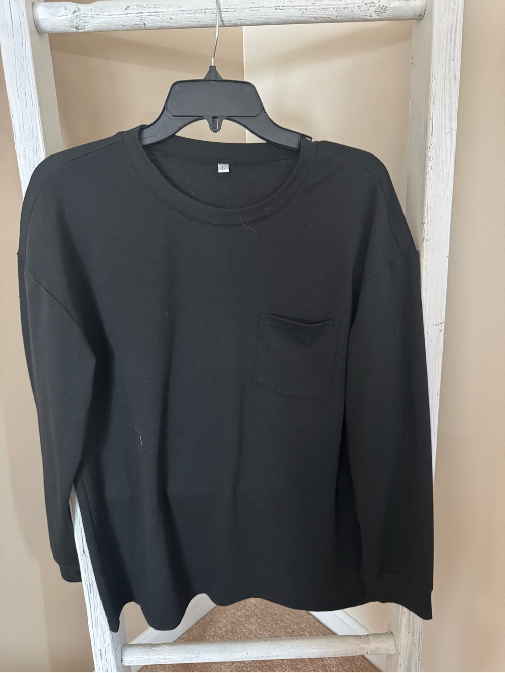 Women's Black Long-Sleeve Pocket Sweatshirt